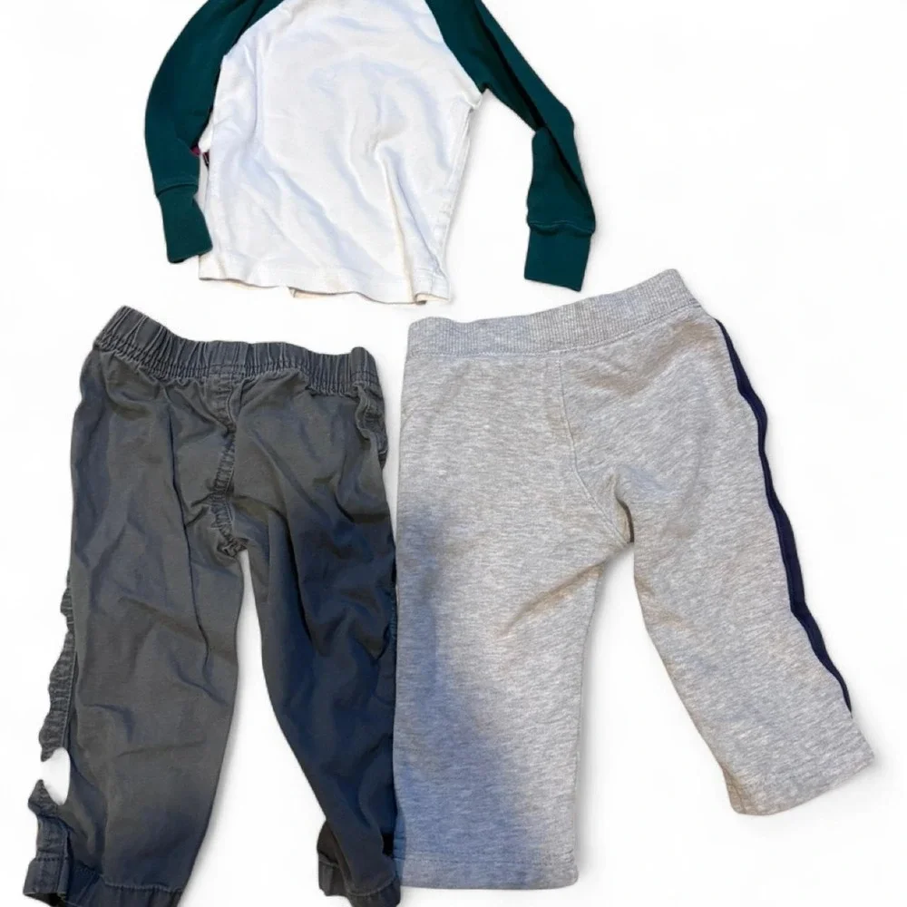 Baby boy Carters bundle of 7 pieces 4 long sleeve 3 pants Size 12 months